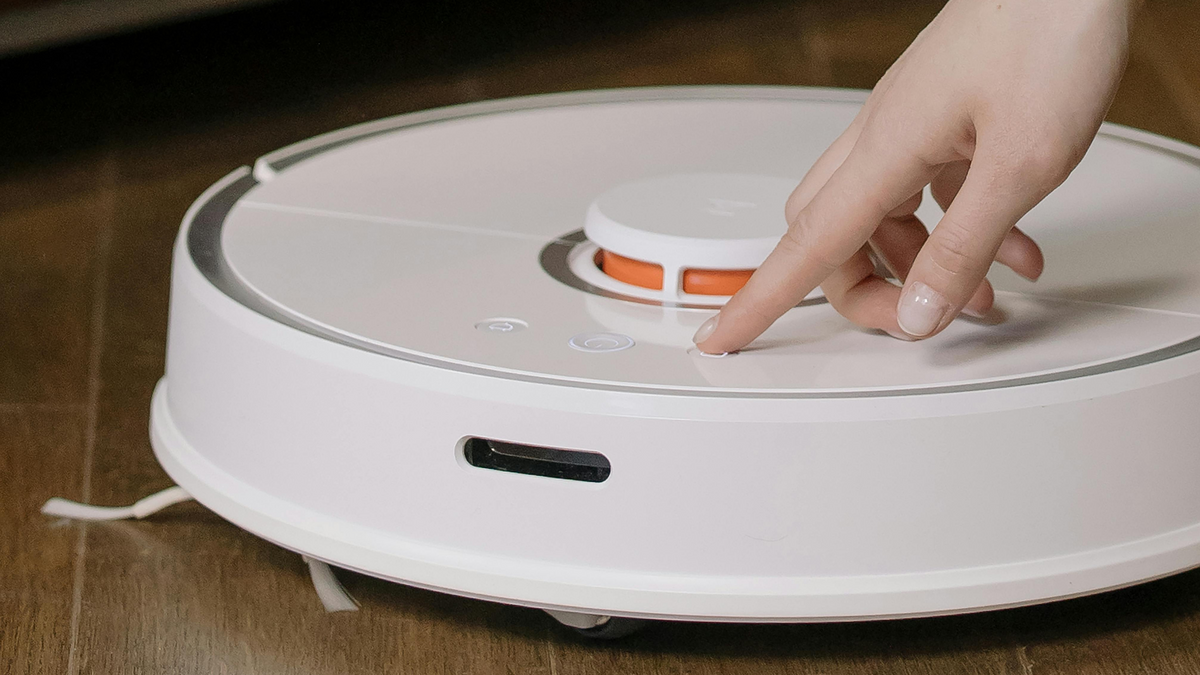 How Robot Vacuums Simplify Daily Cleaning